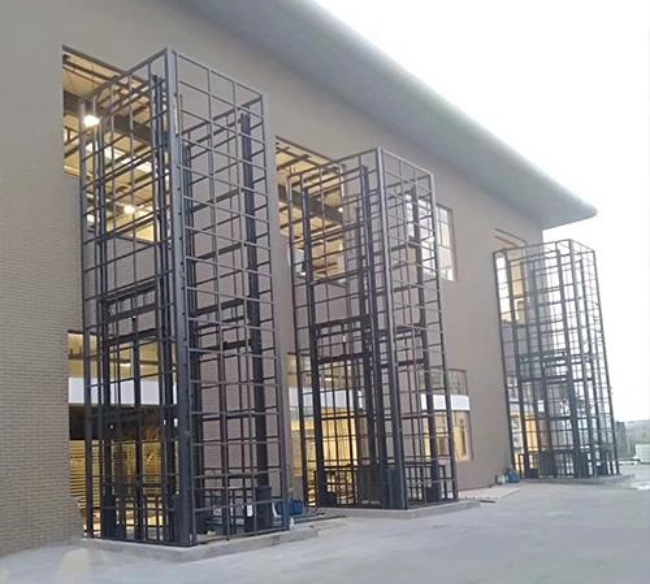 三才镇液压升降货梯